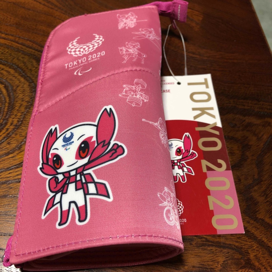 コクヨ(コクヨ)の東京オリンピックグッズ　立てれるペンケース エンタメ/ホビーのおもちゃ/ぬいぐるみ(キャラクターグッズ)の商品写真
