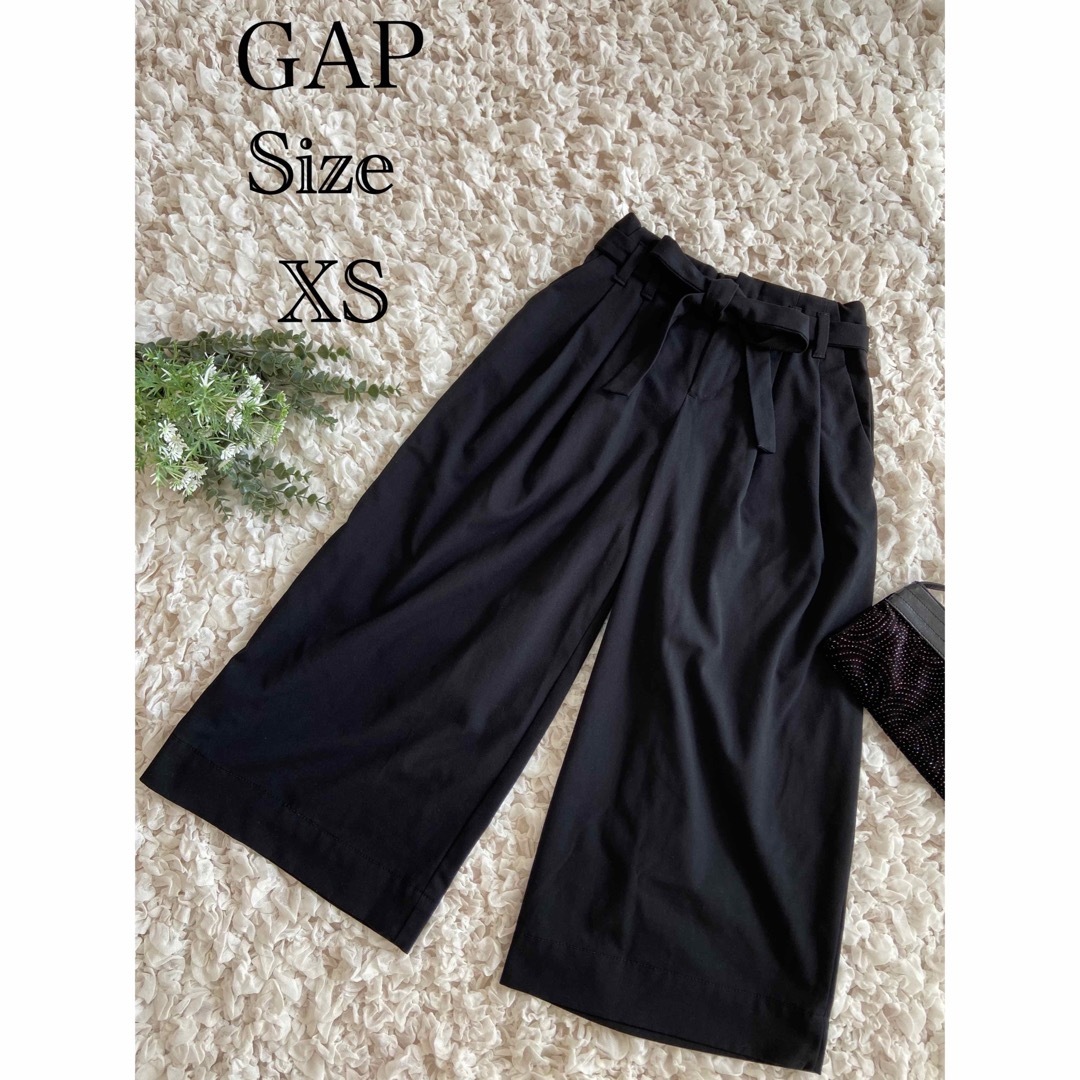 GAP(ギャップ)のGAP 黒　ブラック　ワイドパンツ　ガチョウ　ウエストゴム　体型カバー レディースのパンツ(カジュアルパンツ)の商品写真