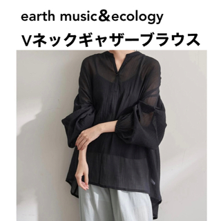 アースミュージックアンドエコロジー(earth music & ecology)のearth music＆ecology／Vネックギャザーブラウス(シャツ/ブラウス(長袖/七分))