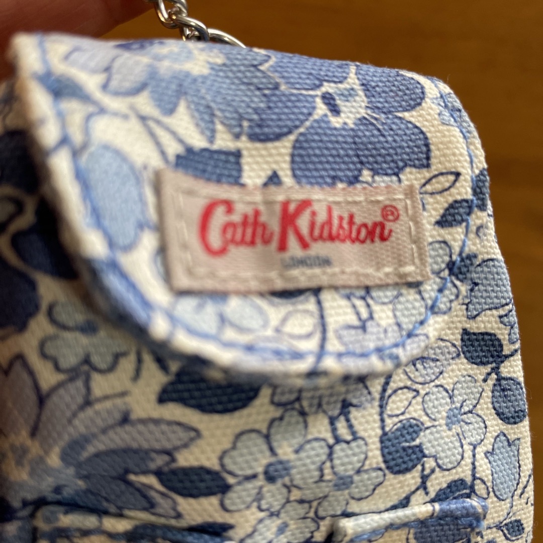 Cath Kidston(キャスキッドソン)のキャスキッドソン　ミニポーチ　キーホルダー レディースのファッション小物(ポーチ)の商品写真
