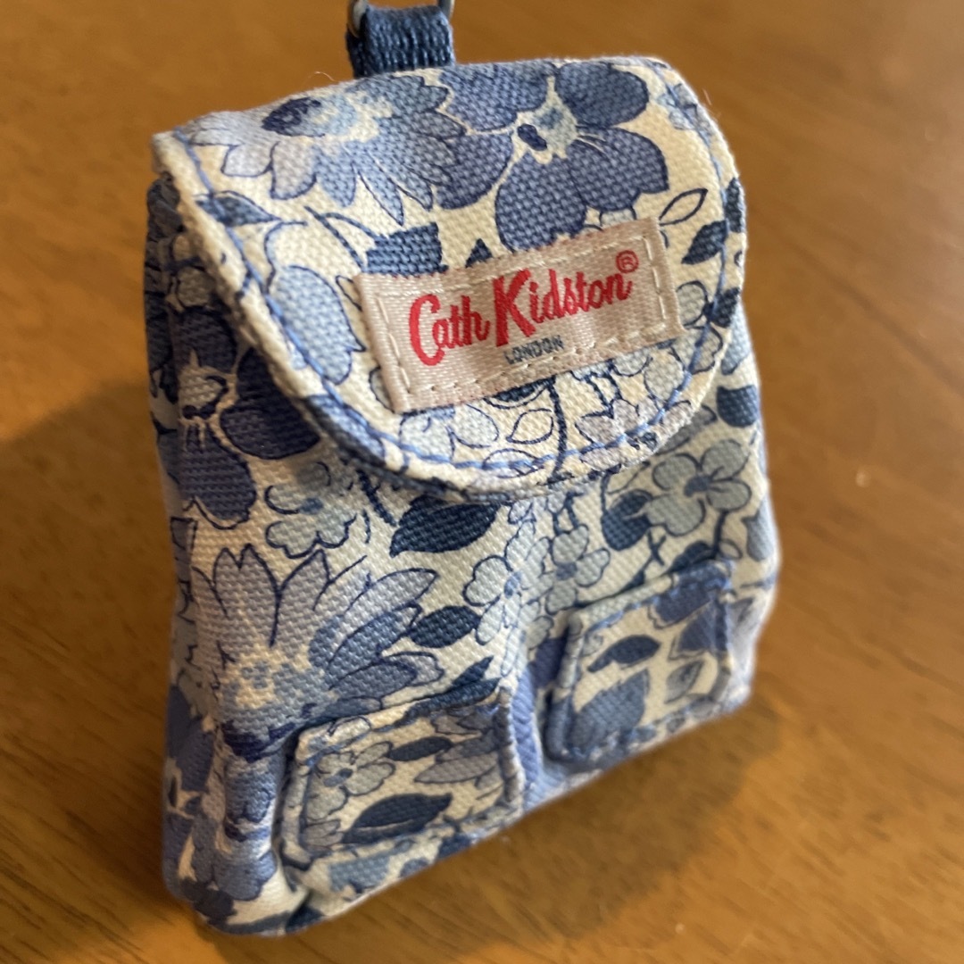 Cath Kidston(キャスキッドソン)のキャスキッドソン　ミニポーチ　キーホルダー レディースのファッション小物(ポーチ)の商品写真