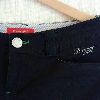 トミーヒルフィガー(TOMMY HILFIGER)のななみ様専用☆トミーヒルフィガー　バックロゴレディースパンツ　チノパンブラック(チノパン)