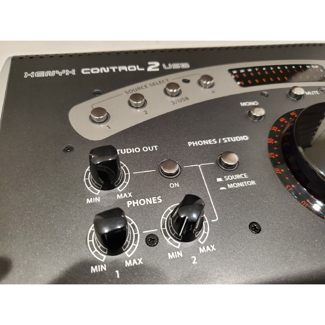 数週間のみ使用の美品 BEHRINGER　XENYX CONTROL2USB 1