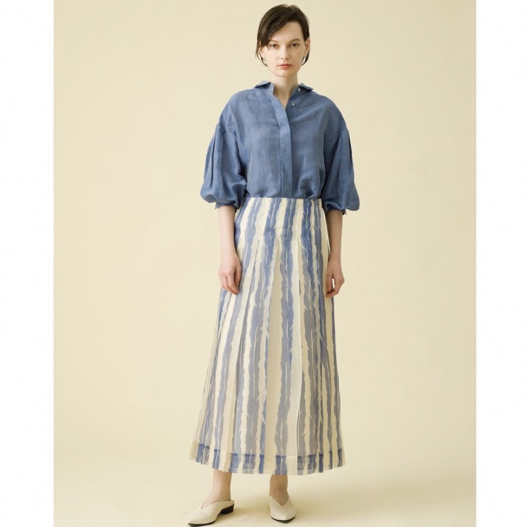 ebure - 未着用 ebure シルク プリーツ スカート ブルー 105,600円の