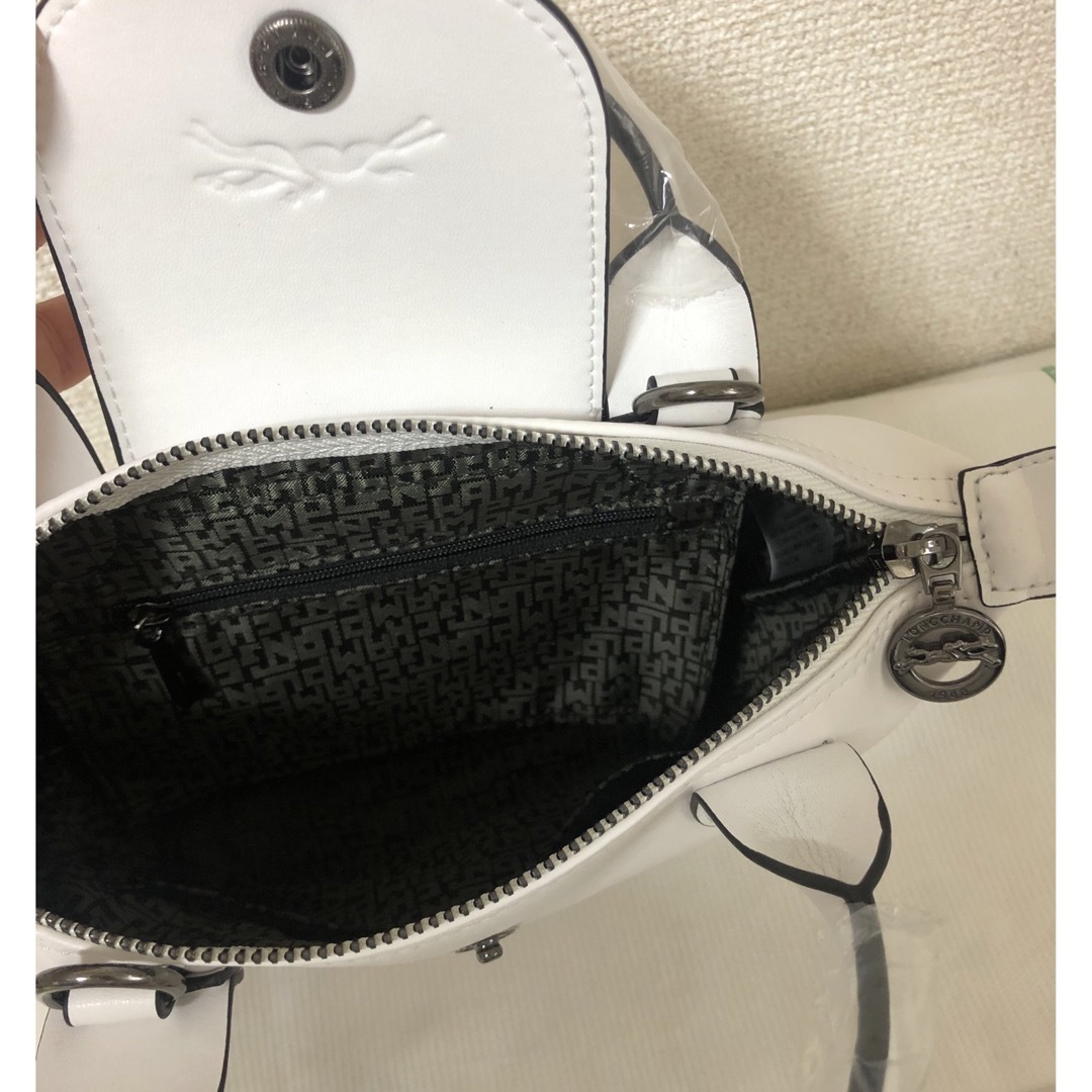 LONGCHAMP(ロンシャン)の【新品】ロンシャンル プリアージュ キュイールXS レザー　ホワイト レディースのバッグ(ショルダーバッグ)の商品写真