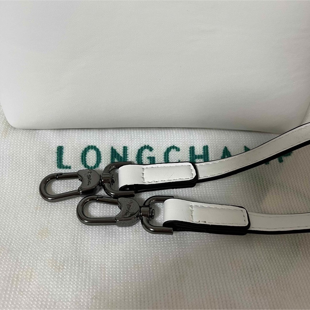 LONGCHAMP(ロンシャン)の【新品】ロンシャンル プリアージュ キュイールXS レザー　ホワイト レディースのバッグ(ショルダーバッグ)の商品写真