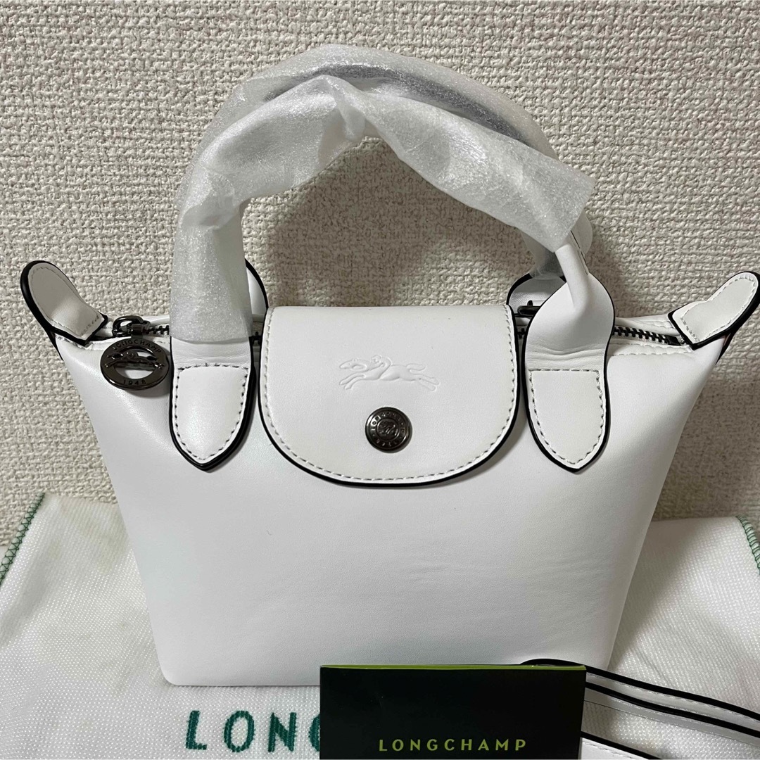 LONGCHAMP(ロンシャン)の【新品】ロンシャンル プリアージュ キュイールXS レザー　ホワイト レディースのバッグ(ショルダーバッグ)の商品写真