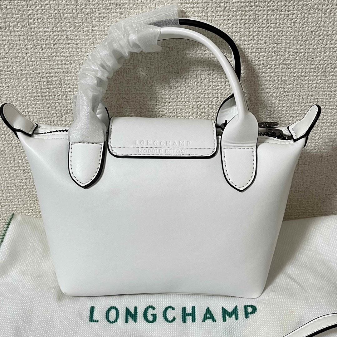 LONGCHAMP(ロンシャン)の【新品】ロンシャンル プリアージュ キュイールXS レザー　ホワイト レディースのバッグ(ショルダーバッグ)の商品写真