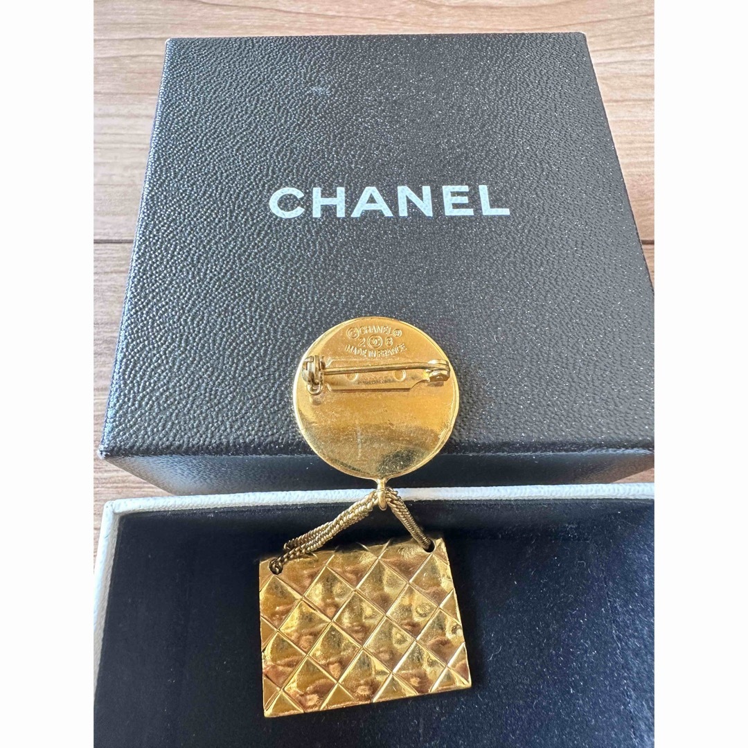 CHANEL(シャネル)のCHANEL ブローチ レディースのアクセサリー(ブローチ/コサージュ)の商品写真