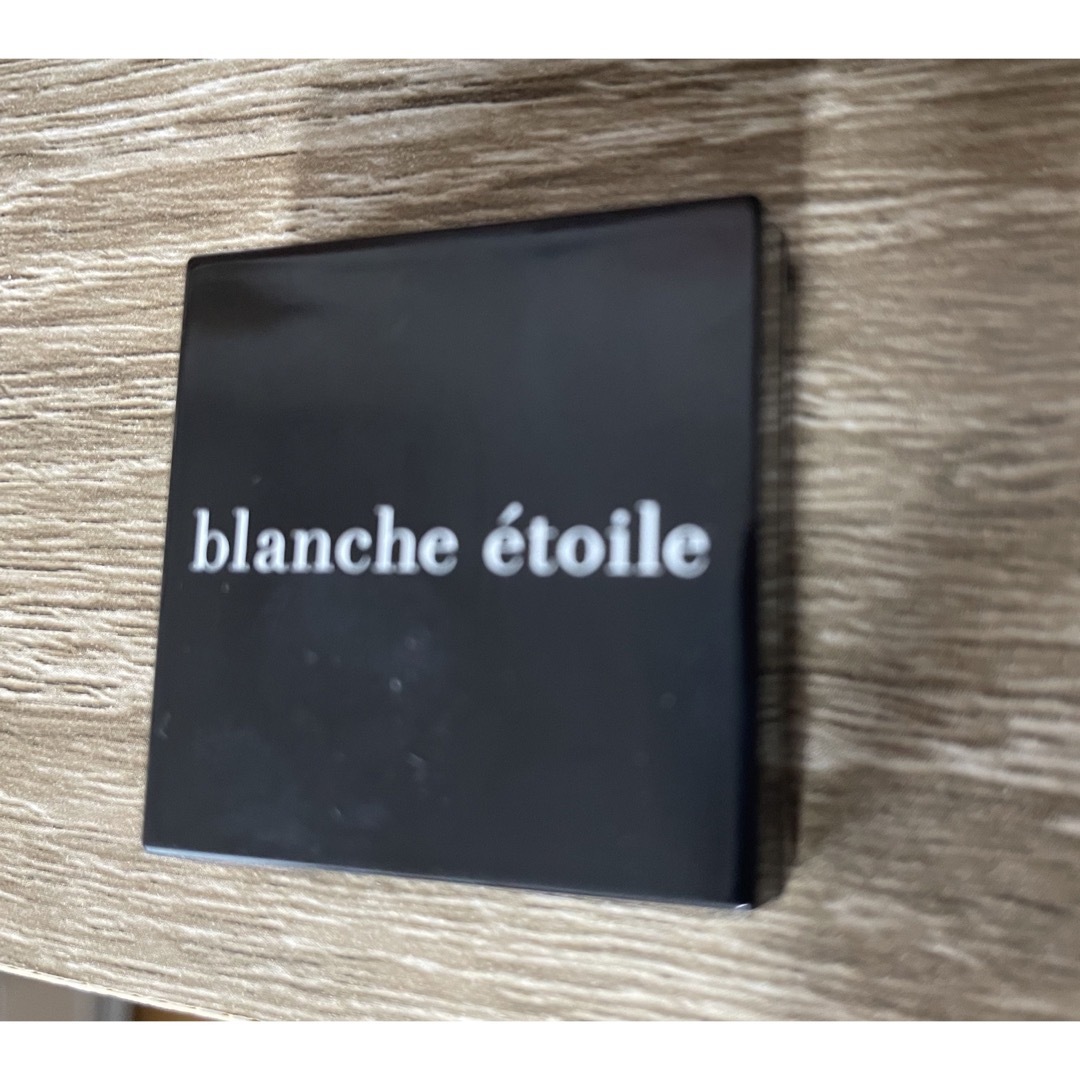 blanche etoile(ブランエトワール)のブランエトワール コスメ/美容のベースメイク/化粧品(アイシャドウ)の商品写真