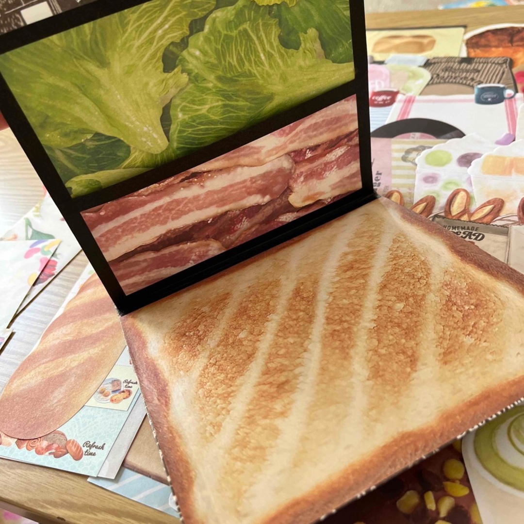 ケース付き　メモセット　パン　食べ物　系 インテリア/住まい/日用品の文房具(その他)の商品写真