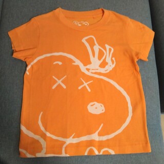 ユニクロ(UNIQLO)のKAWS×PEANUTS　ユニクロ　キッズ　Tシャツ　半袖　オレンジ(Tシャツ/カットソー)