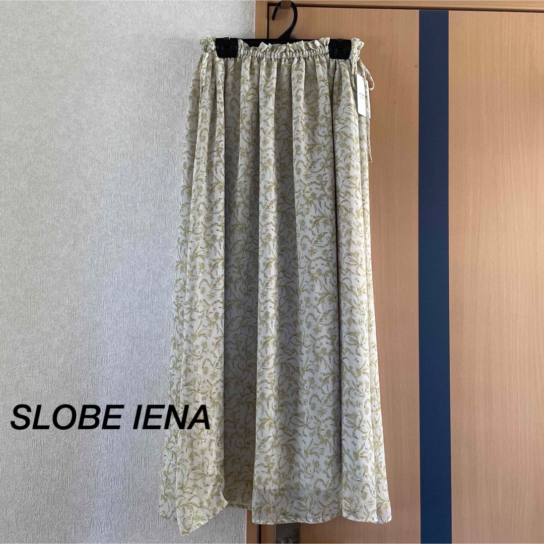お値下げ　SLOBE IENA  タグ付き新品未使用✨　フラワー柄　スカート