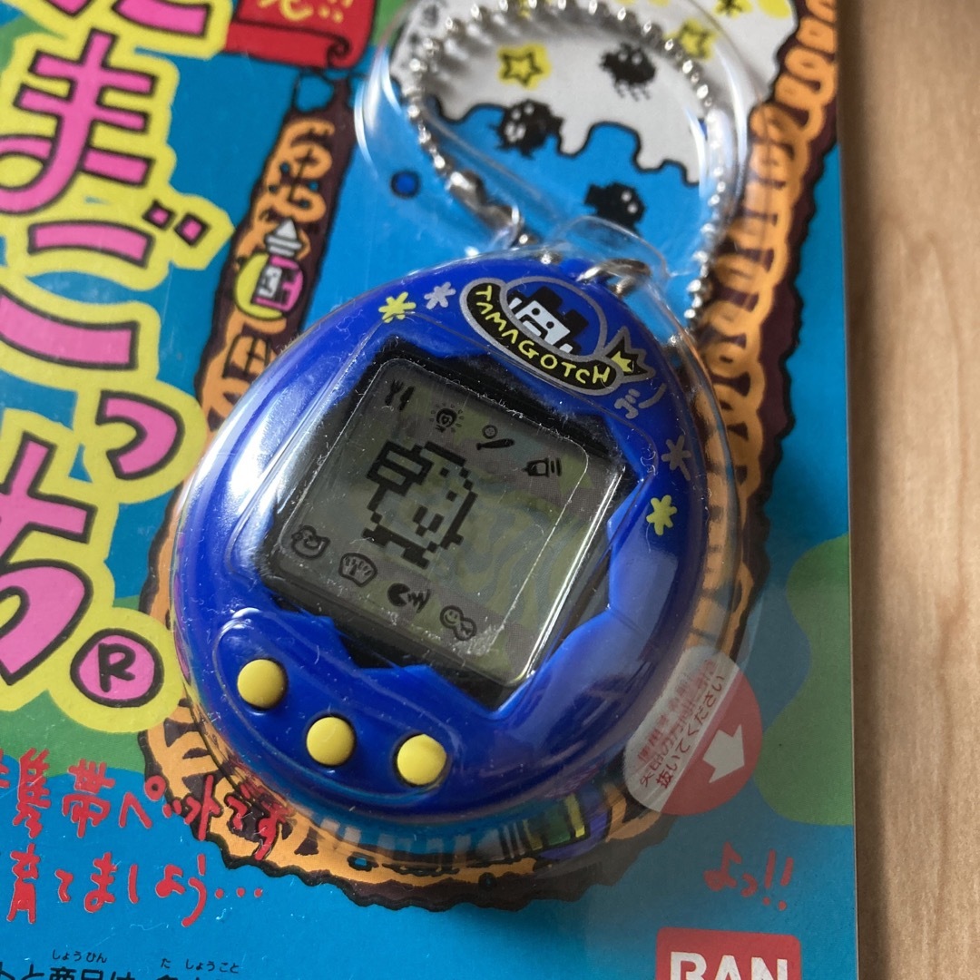 BANDAI(バンダイ)の新種発見‼︎たまごっち　ブルー　美品 エンタメ/ホビーのゲームソフト/ゲーム機本体(携帯用ゲーム機本体)の商品写真