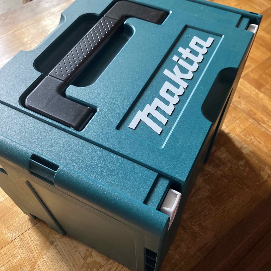 Makita マキタ クーラーボックス 18L A-61450の通販 by carpenter ｜マキタならラクマ