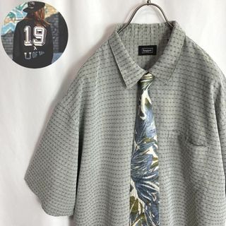 レトロ古着 半袖シャツ ネクタイコーデ レーヨン混 灰色ストライプ ドット2XL(シャツ)