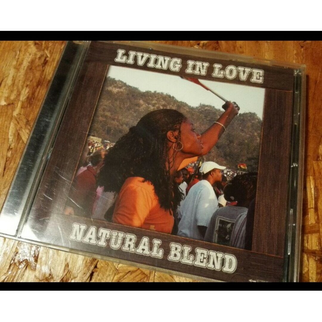 ◆NATURAL BLEND ◆LIVING IN LOVE エンタメ/ホビーのCD(クラブ/ダンス)の商品写真