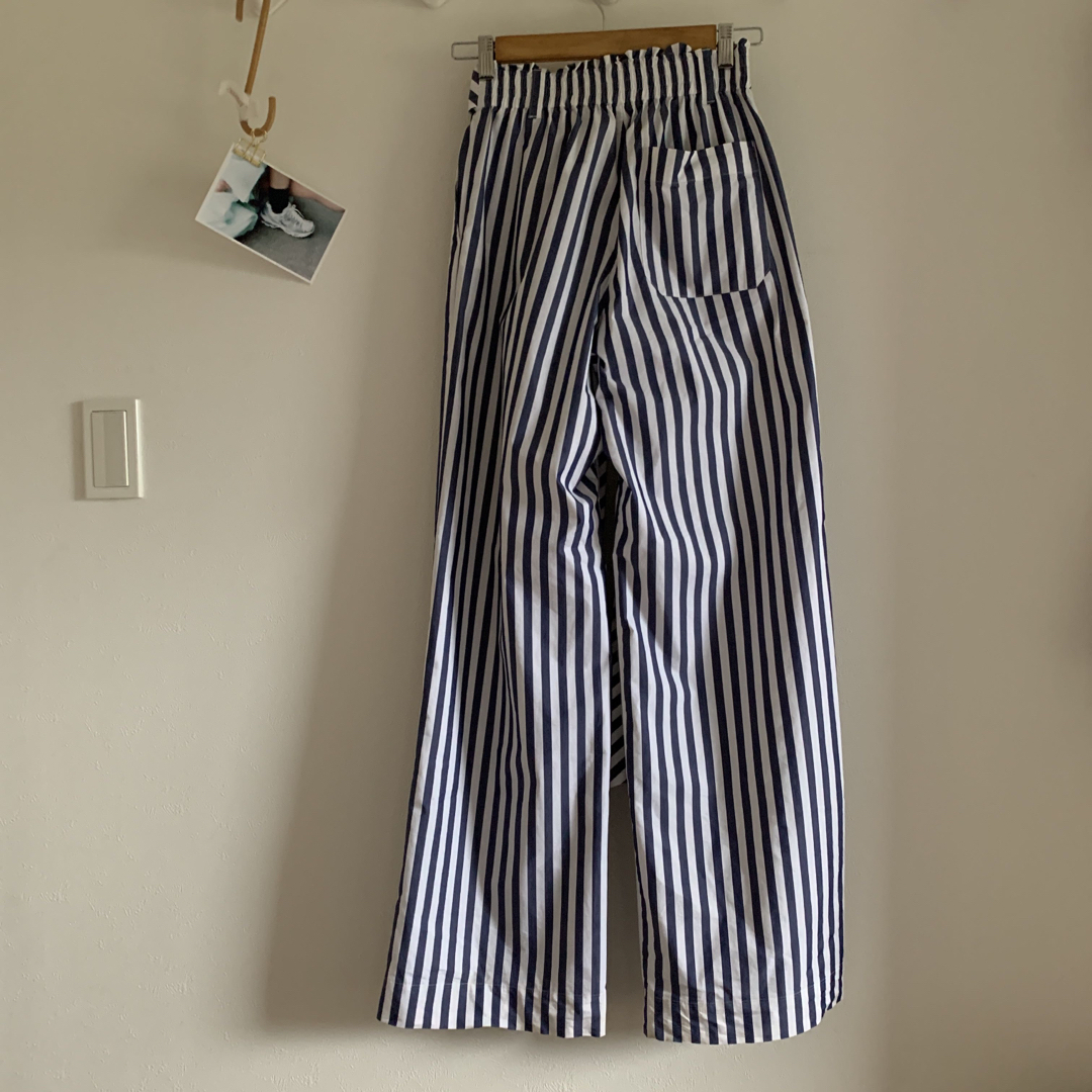 HYKE(ハイク)のHYKE STRIPED EASY PANTS レディースのパンツ(カジュアルパンツ)の商品写真