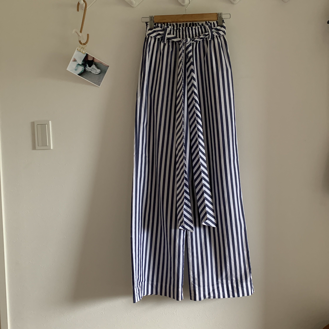 HYKE(ハイク)のHYKE STRIPED EASY PANTS レディースのパンツ(カジュアルパンツ)の商品写真