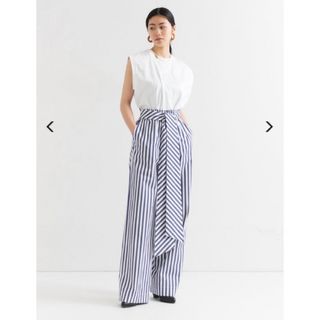 ハイク(HYKE)のHYKE STRIPED EASY PANTS(カジュアルパンツ)