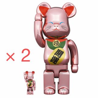 メディコムトイ(MEDICOM TOY)のBE@RBRICK 招き猫 開運 桃金メッキ 100％ & 400％×2セット(フィギュア)