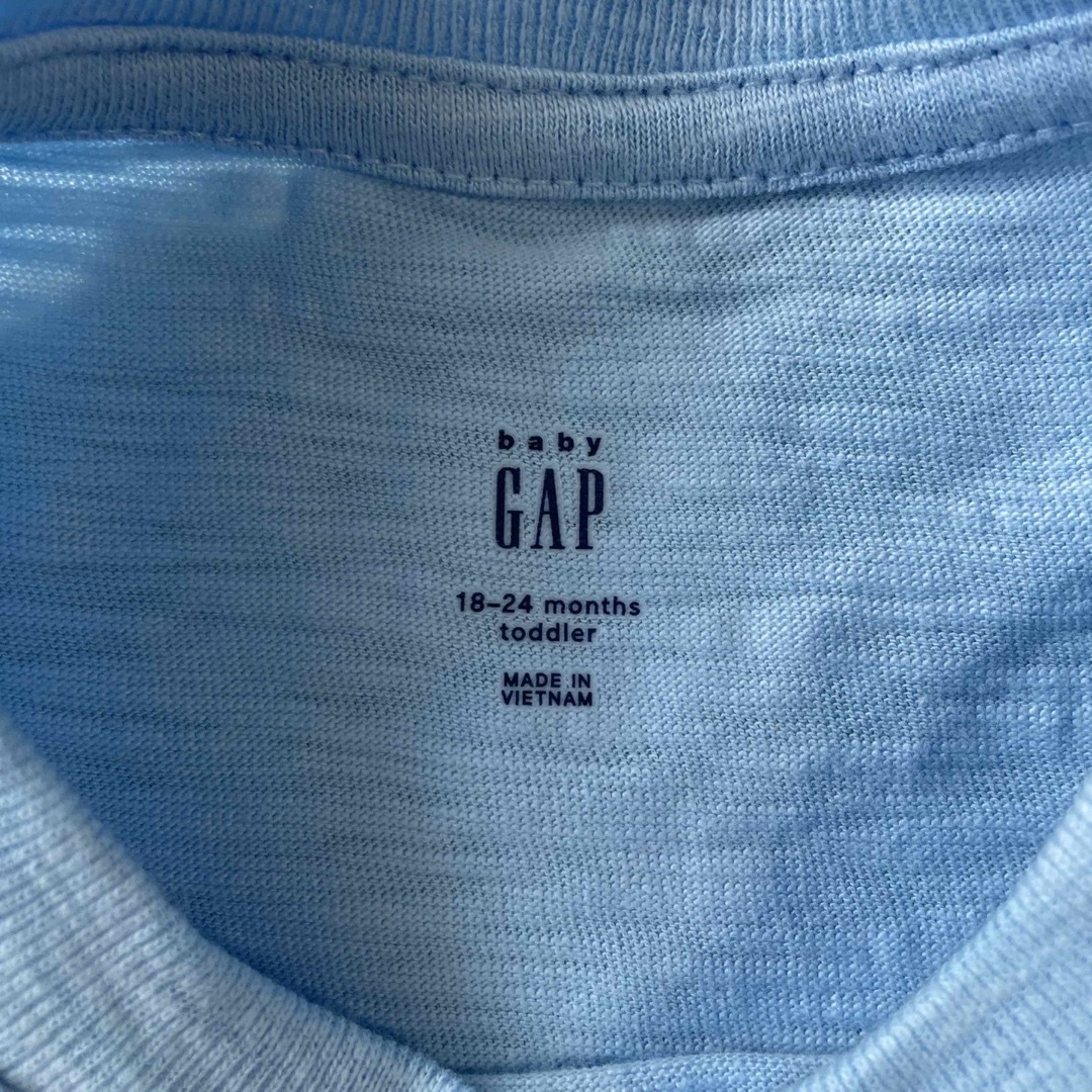 GAP Kids(ギャップキッズ)の【未使用】GAP 恐竜 Tシャツ 18-24m キッズ/ベビー/マタニティのベビー服(~85cm)(Ｔシャツ)の商品写真