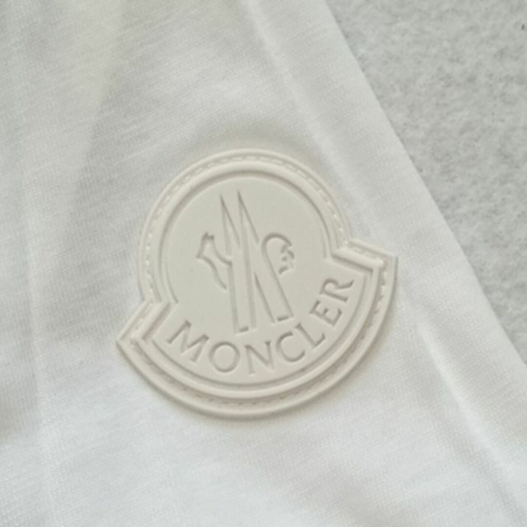 MONCLER(モンクレール)の●新品/正規品● MONCLER フロント　ビッグロゴ Tシャツ キッズ/ベビー/マタニティのキッズ服女の子用(90cm~)(Tシャツ/カットソー)の商品写真