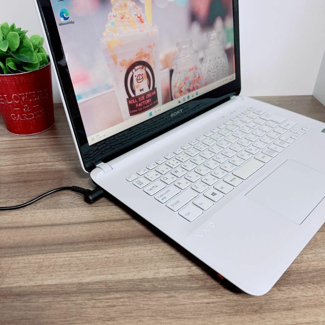 B61【VAIO♡SSD搭載♡メモリ6GB】カメラ付ノートPC/初心者-