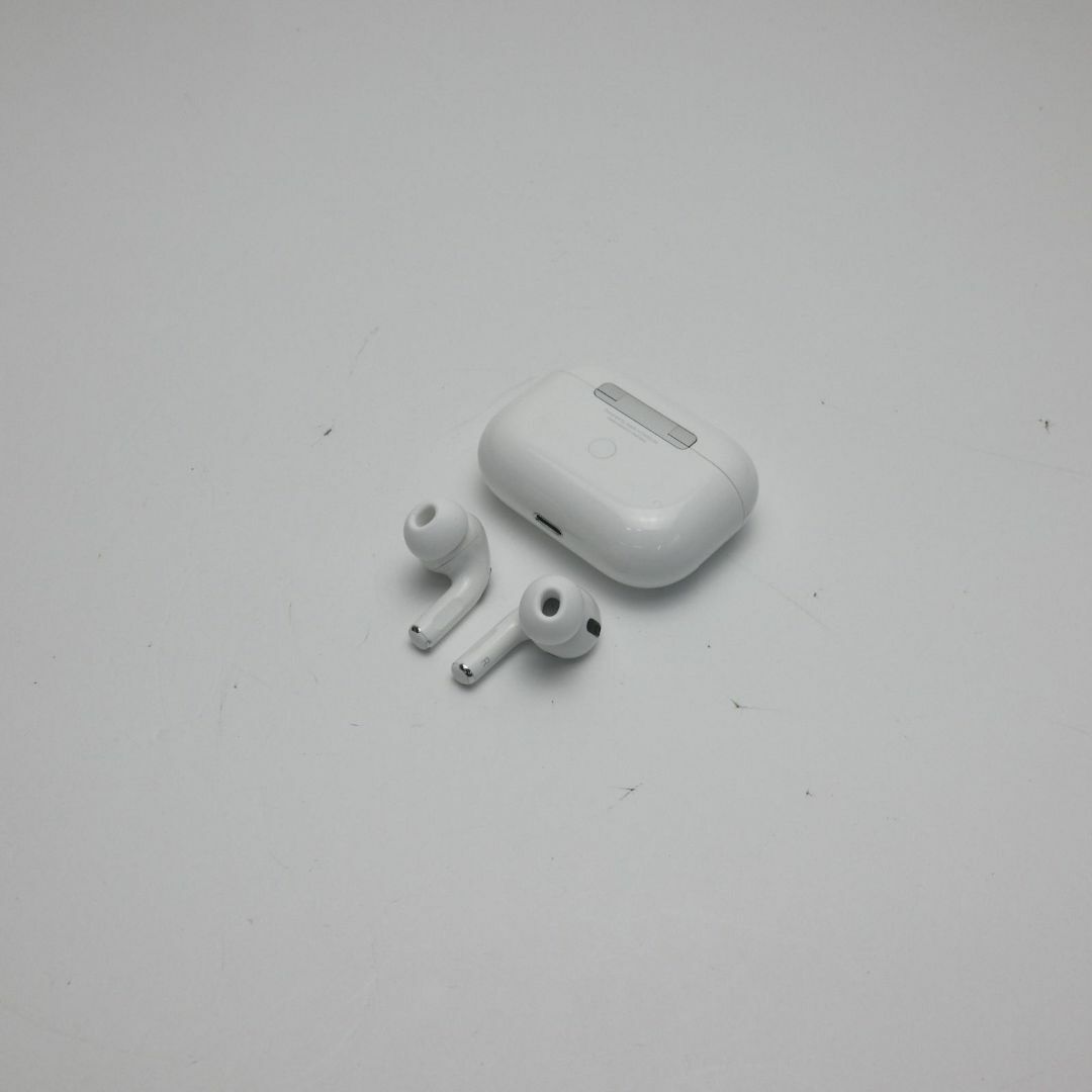 Apple(アップル)のAirPods Pro ホワイト  スマホ/家電/カメラのオーディオ機器(ヘッドフォン/イヤフォン)の商品写真