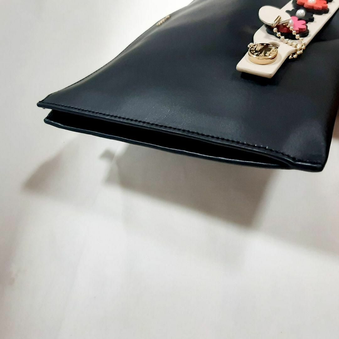 Furla(フルラ)の極美品　フルラ　花　フラワー　クラッチバッグ　ブラック　黒　レザー　革　結婚式 レディースのバッグ(クラッチバッグ)の商品写真