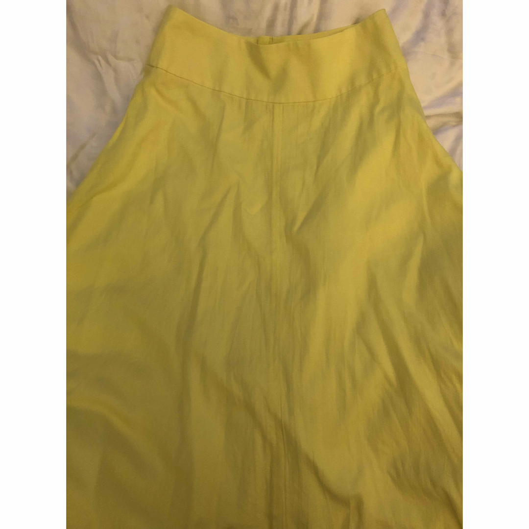TOMORROWLAND(トゥモローランド)のmacphee トゥモローランド　ネオンイエロー　スカート レディースのスカート(ロングスカート)の商品写真