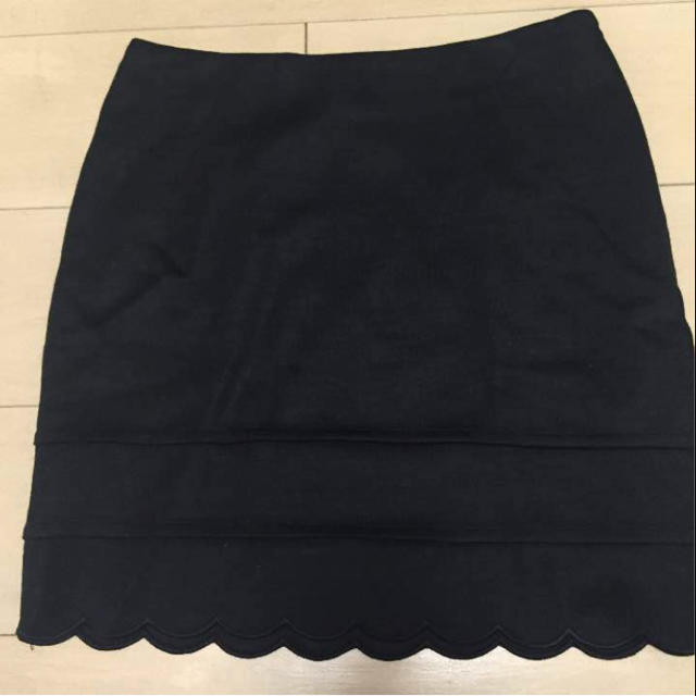 UNTITLED(アンタイトル)のアンタイトル  スカラップスカート レディースのスカート(ひざ丈スカート)の商品写真