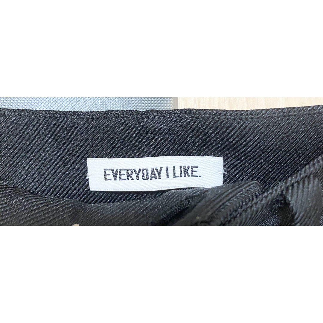 DEUXIEME CLASSE(ドゥーズィエムクラス)のDeuxiemeClasse☆EVERYDAY I LIKEパンツBLK☆36 レディースのパンツ(クロップドパンツ)の商品写真