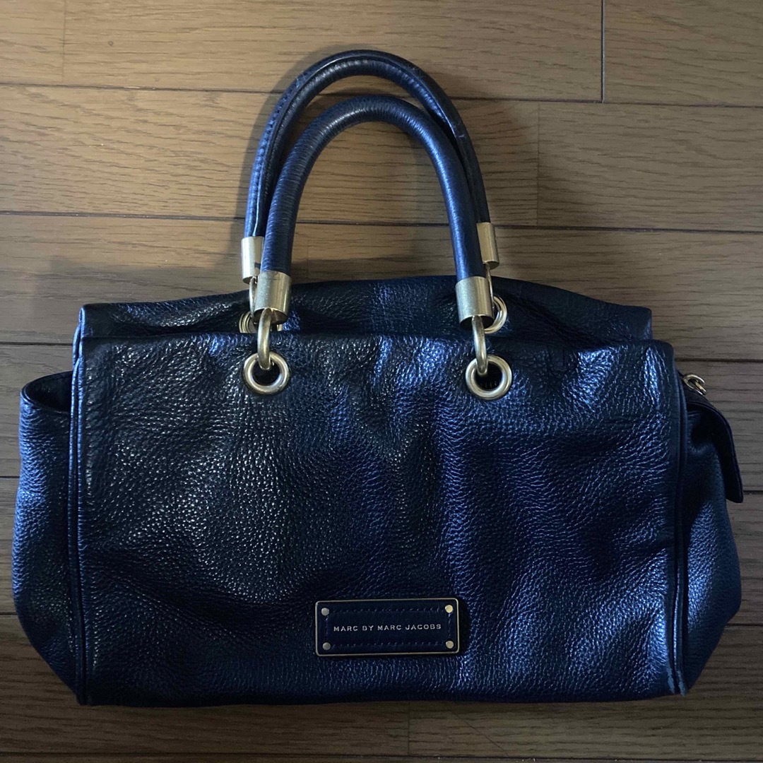 MARC BY MARC JACOBS(マークバイマークジェイコブス)のマークバイマークジェイコブス　ハンドバッグ　本革　ブラック レディースのバッグ(ハンドバッグ)の商品写真