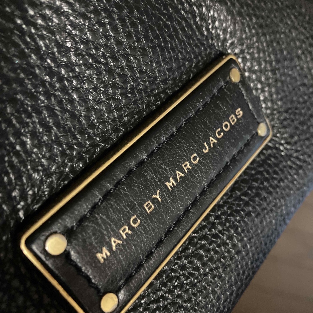 MARC BY MARC JACOBS(マークバイマークジェイコブス)のマークバイマークジェイコブス　ハンドバッグ　本革　ブラック レディースのバッグ(ハンドバッグ)の商品写真