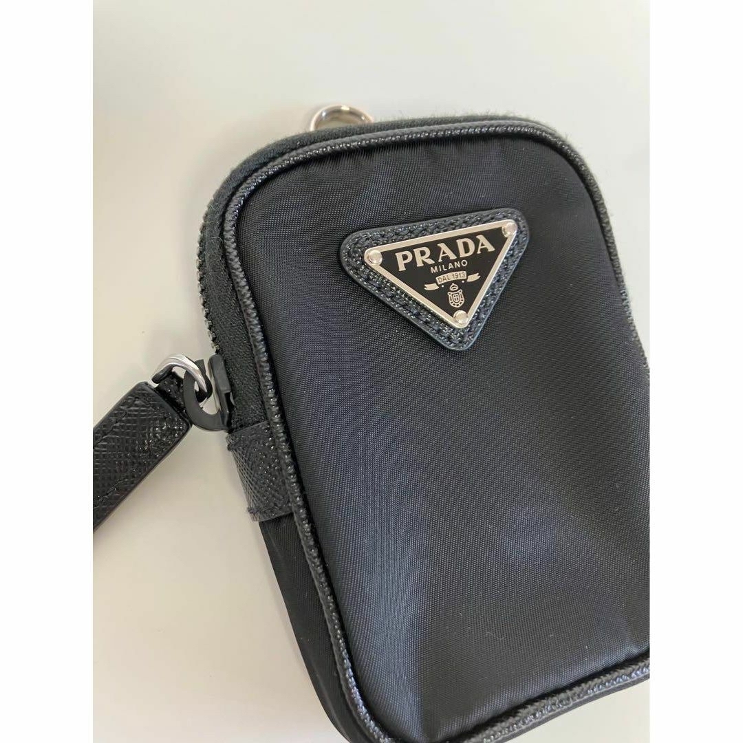 プラダ PRADA キーホルダー ポーチ AirPods re nylon-