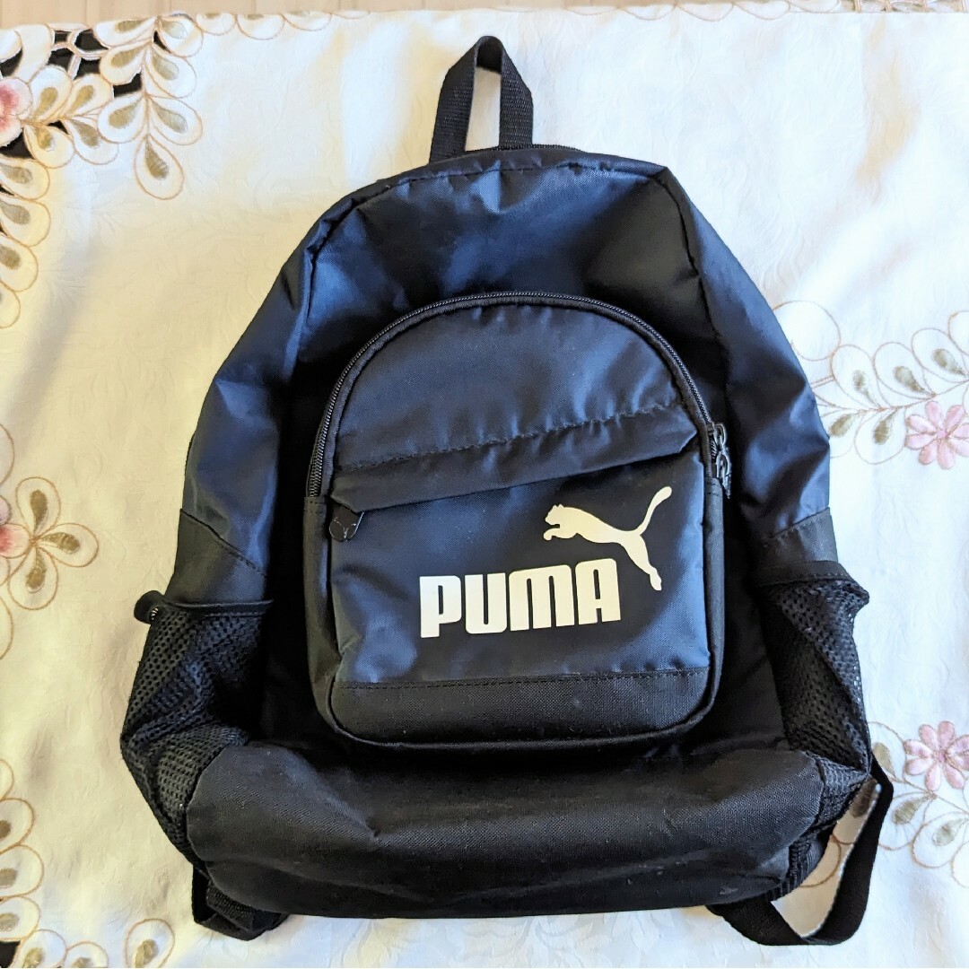 PUMA(プーマ)のPUMA プーマ リュックサック 子供用 キッズ 男の子 ネイビー 紺 USED キッズ/ベビー/マタニティのこども用バッグ(リュックサック)の商品写真