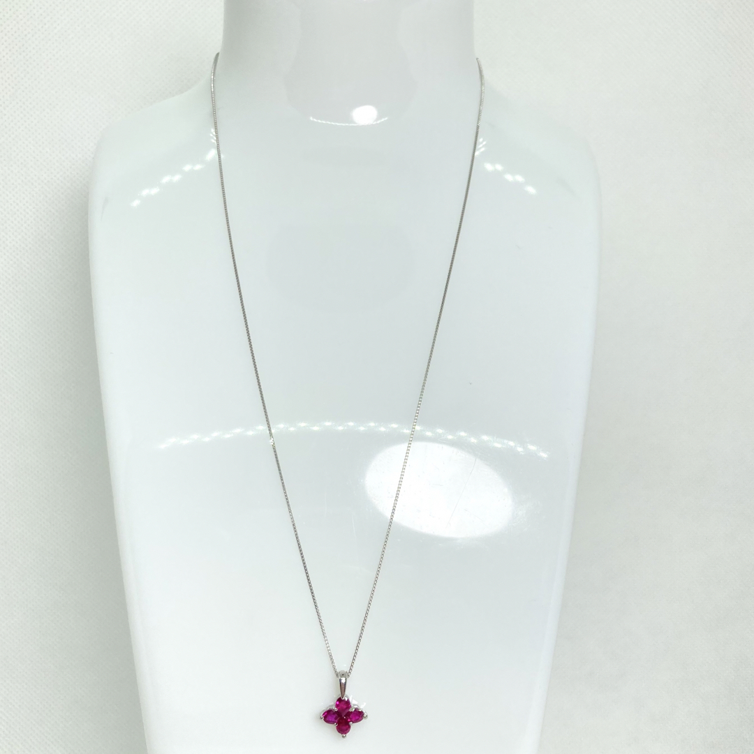 美品 Pt900/850 フラワーモチーフ ルビー ネックレス R:0.75ct レディースのアクセサリー(ネックレス)の商品写真