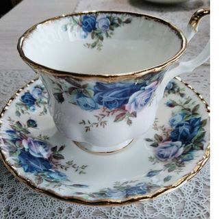 ロイヤルアルバート(ROYAL ALBERT)の【極美品】ロイヤルアルバート　ムーンライトローズ　カップ&ソーサー1客(グラス/カップ)