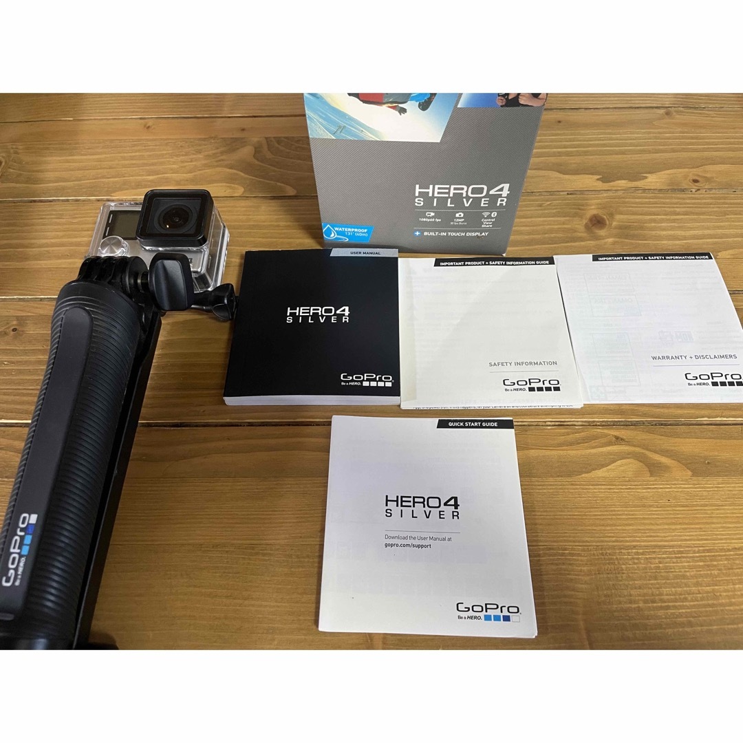 GoPro(ゴープロ)のGoPro hero4 silver  美品　使用２回　４K撮影可 スマホ/家電/カメラのカメラ(コンパクトデジタルカメラ)の商品写真