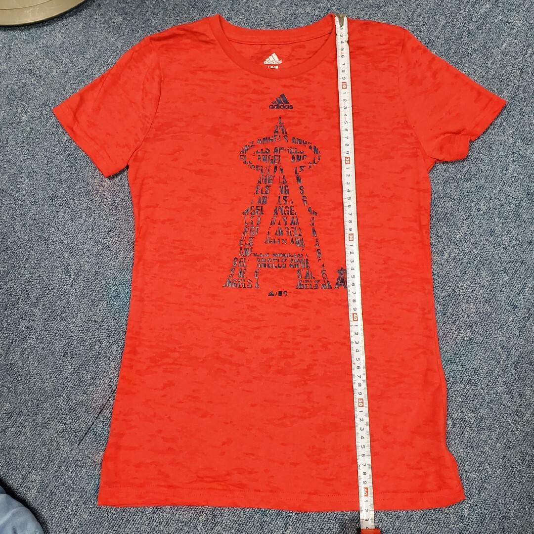 adidas(アディダス)のANAHEIM ANGELS Tシャツ レディースのトップス(Tシャツ(半袖/袖なし))の商品写真