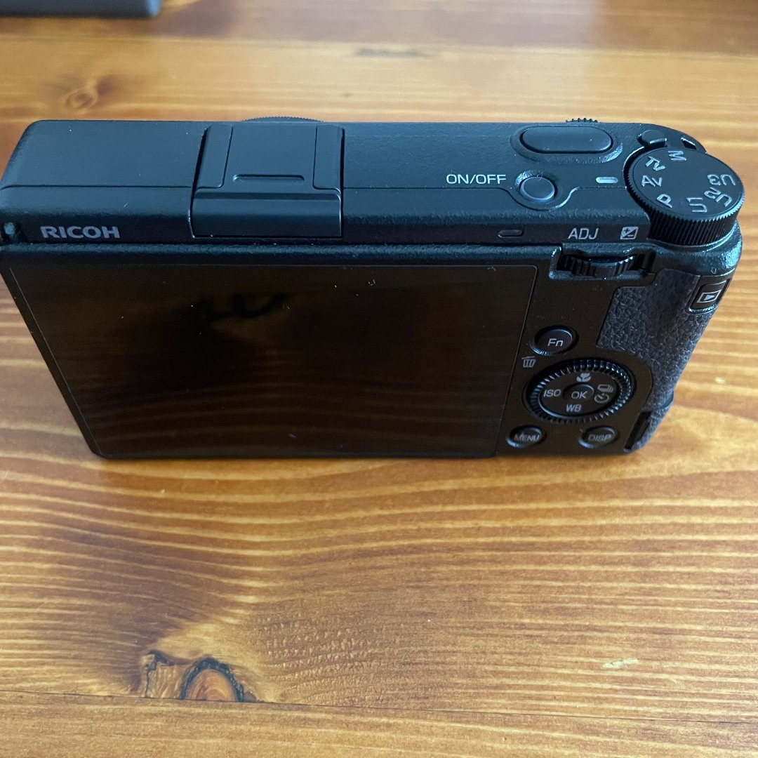 RICOH(リコー)の【美品】RICOH デジタルカメラ GR III gr3 スマホ/家電/カメラのカメラ(コンパクトデジタルカメラ)の商品写真