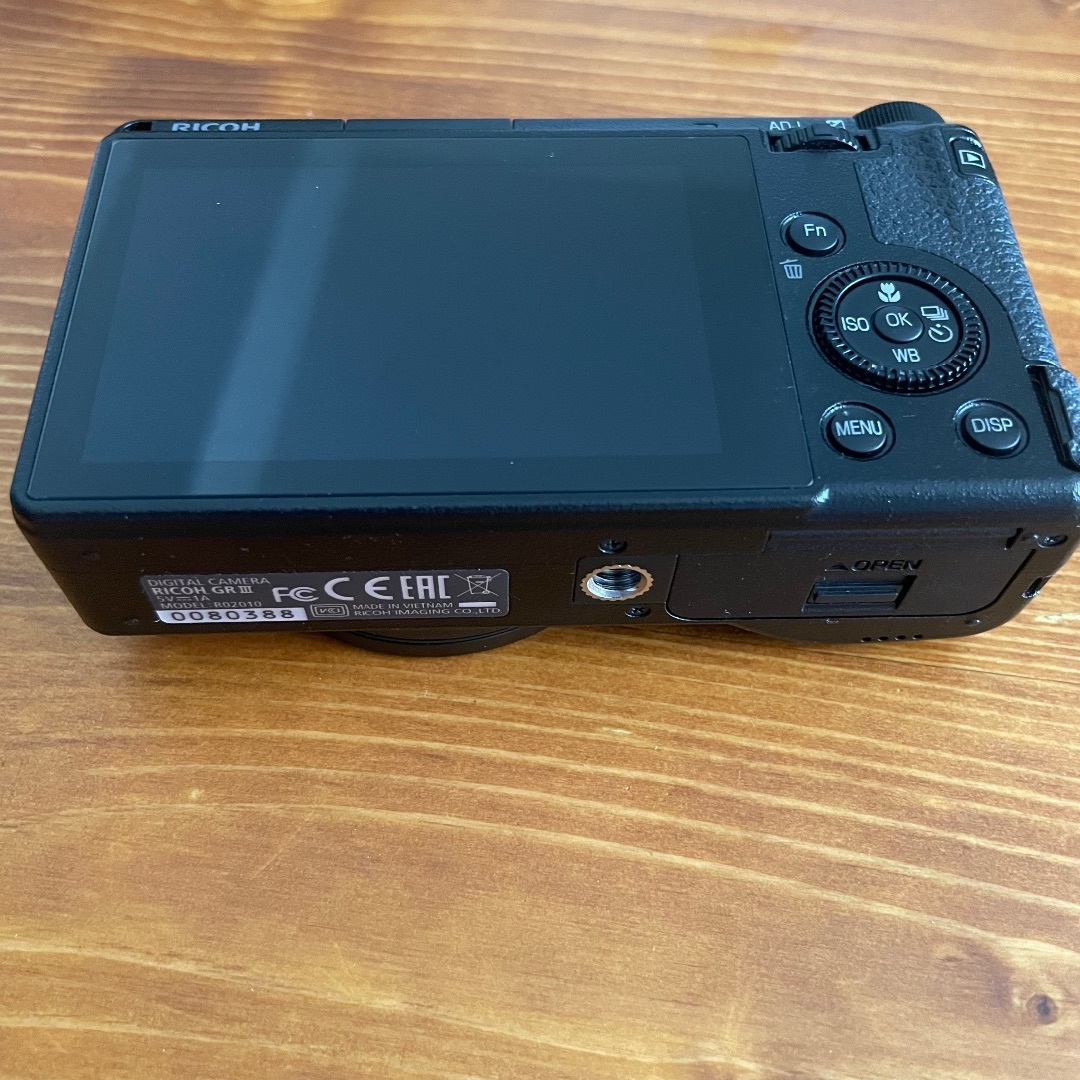 RICOH(リコー)の【美品】RICOH デジタルカメラ GR III gr3 スマホ/家電/カメラのカメラ(コンパクトデジタルカメラ)の商品写真