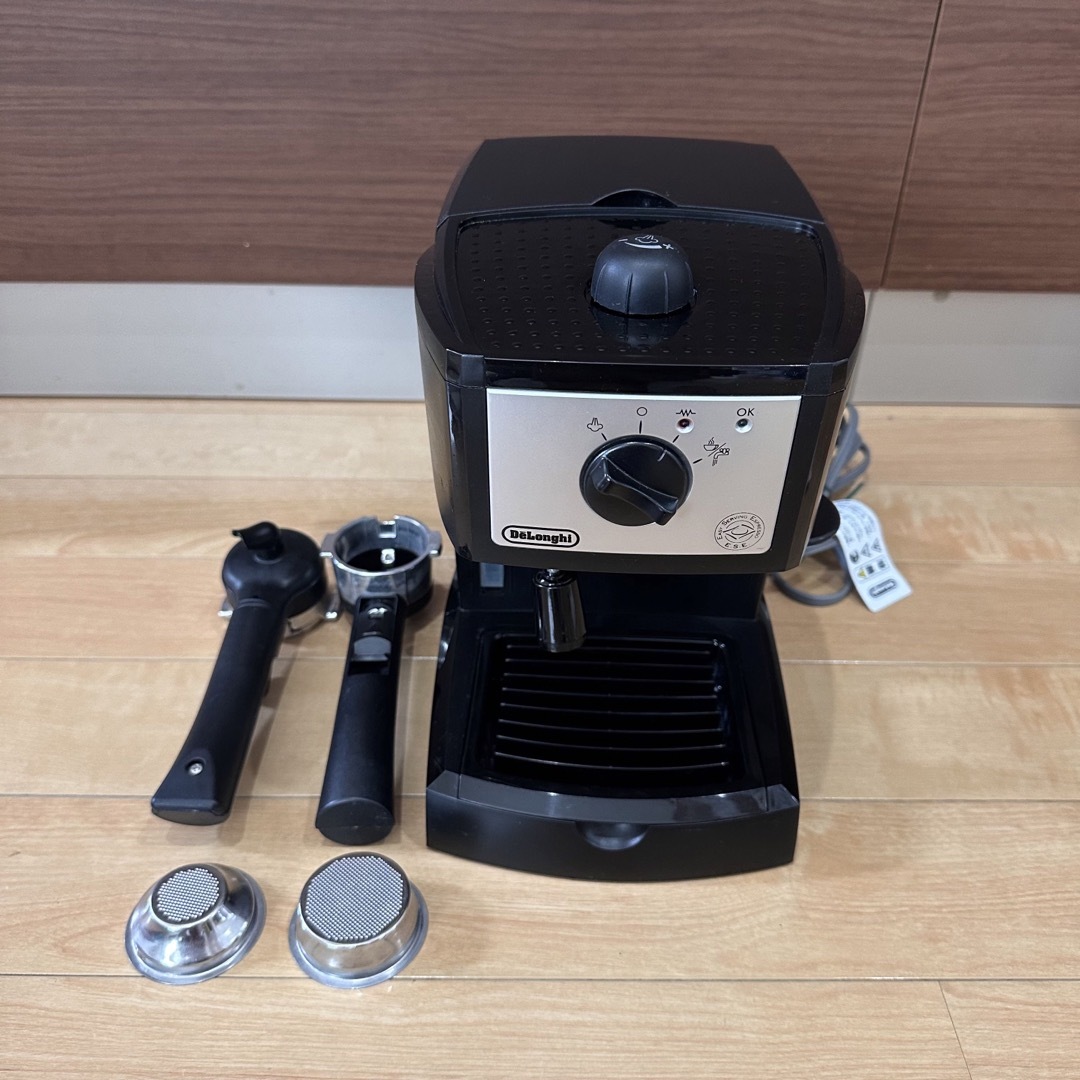 デロンギ　エスプレッソ　カプチーノ　マシン　EC152J  DeLonghi