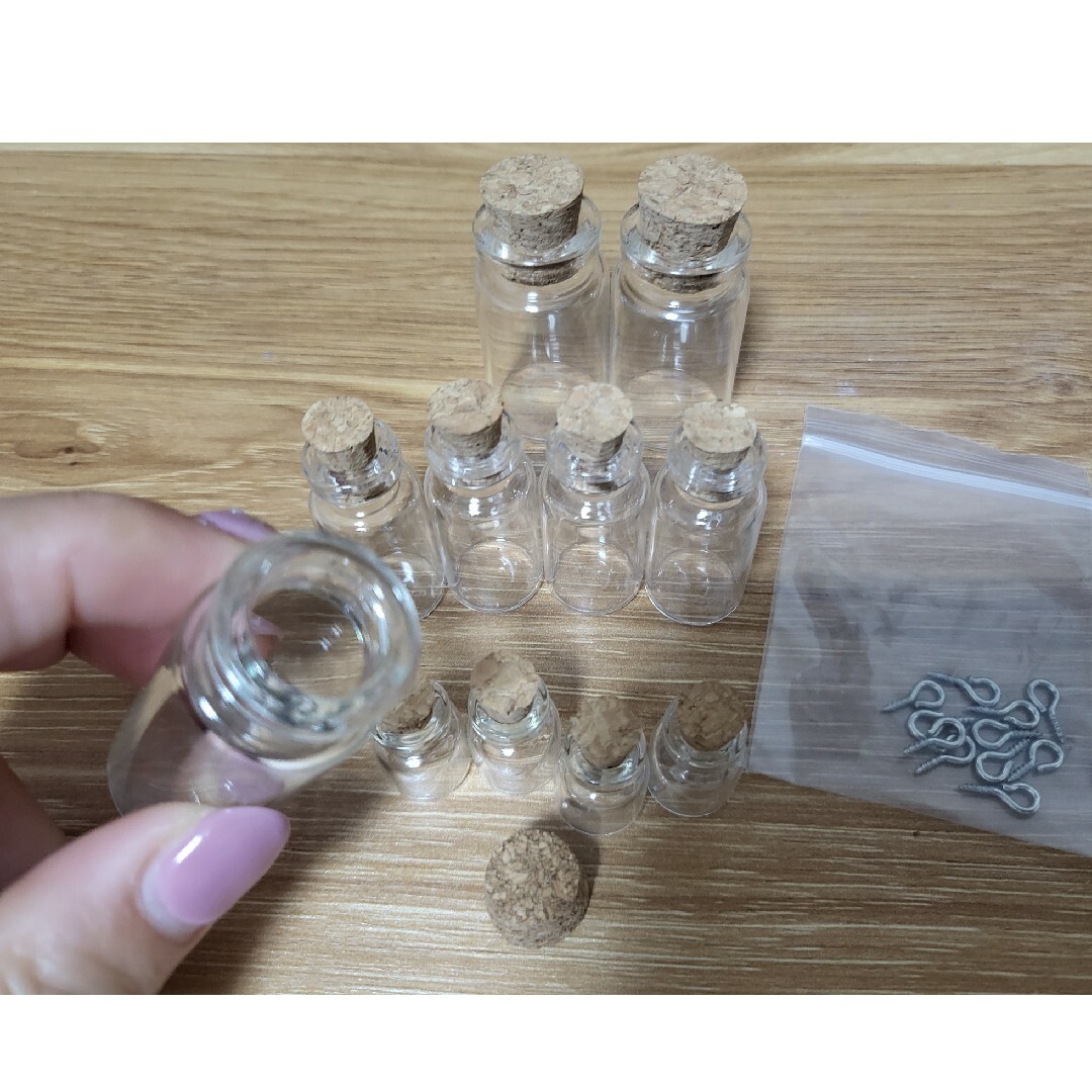 小瓶 ガラス瓶  コルク栓付き ミニボトル ミニチュアボトル 透明 11個セット ハンドメイドのおもちゃ(ミニチュア)の商品写真