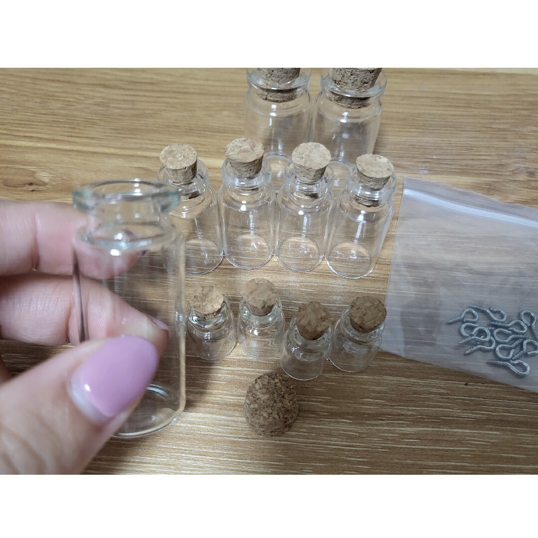 小瓶 ガラス瓶  コルク栓付き ミニボトル ミニチュアボトル 透明 11個セット ハンドメイドのおもちゃ(ミニチュア)の商品写真