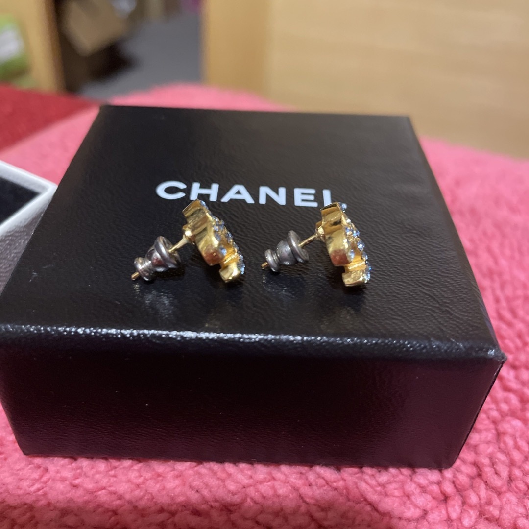 CHANEL - シャネルココマーク ビンテージピアスの通販 by qubee's shop ...