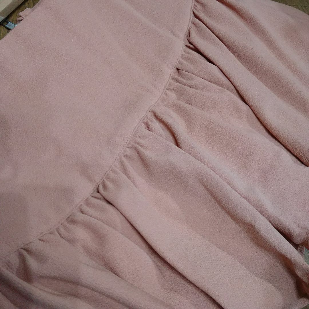 INGNI(イング)のINGNI ペプラム　ファスナー　スカート　ピンク　秋　くすみ レディースのスカート(ミニスカート)の商品写真