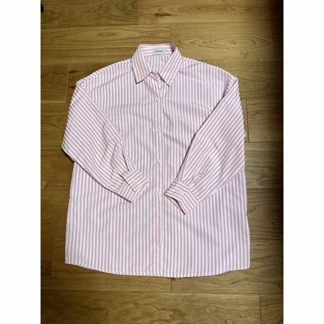 ピンク　ストライプシャツ レディースのトップス(シャツ/ブラウス(長袖/七分))の商品写真