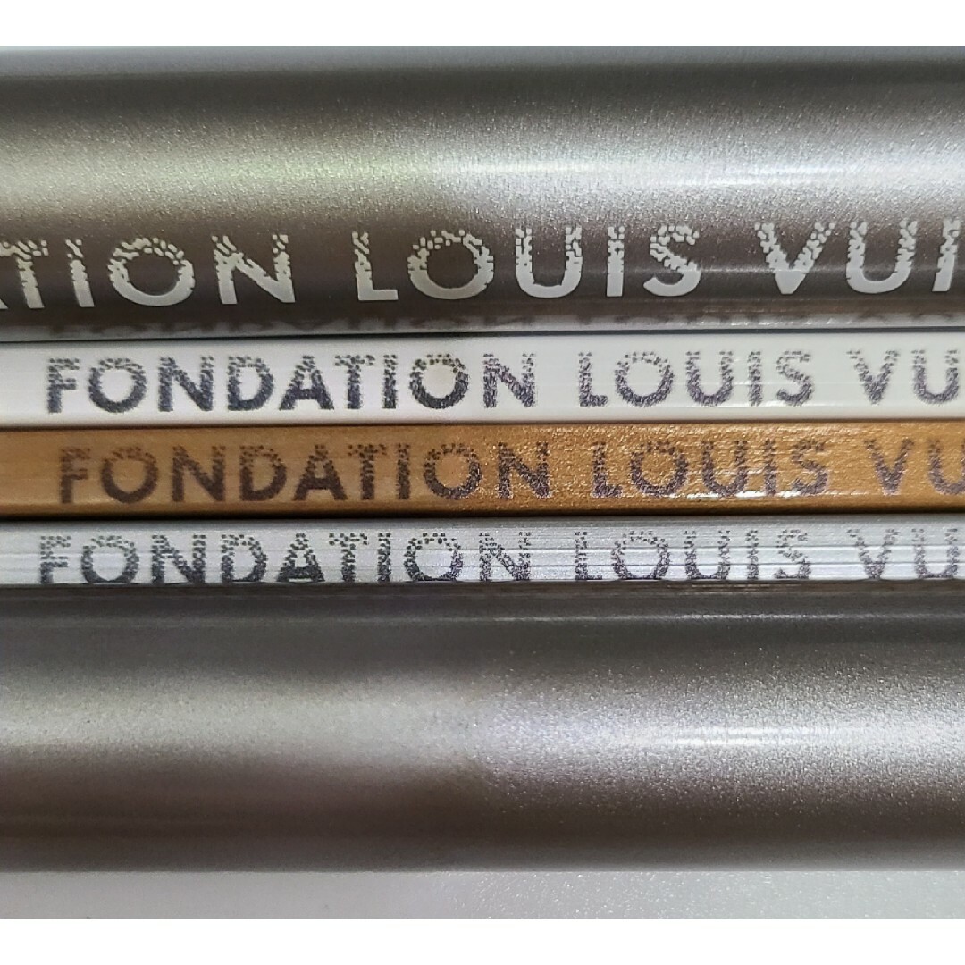 LOUIS VUITTON(ルイヴィトン)のフォンダシフオン　ルイヴィトン　Louis Vuitton　鉛筆,ケース２ｾｯﾄ エンタメ/ホビーのアート用品(鉛筆)の商品写真